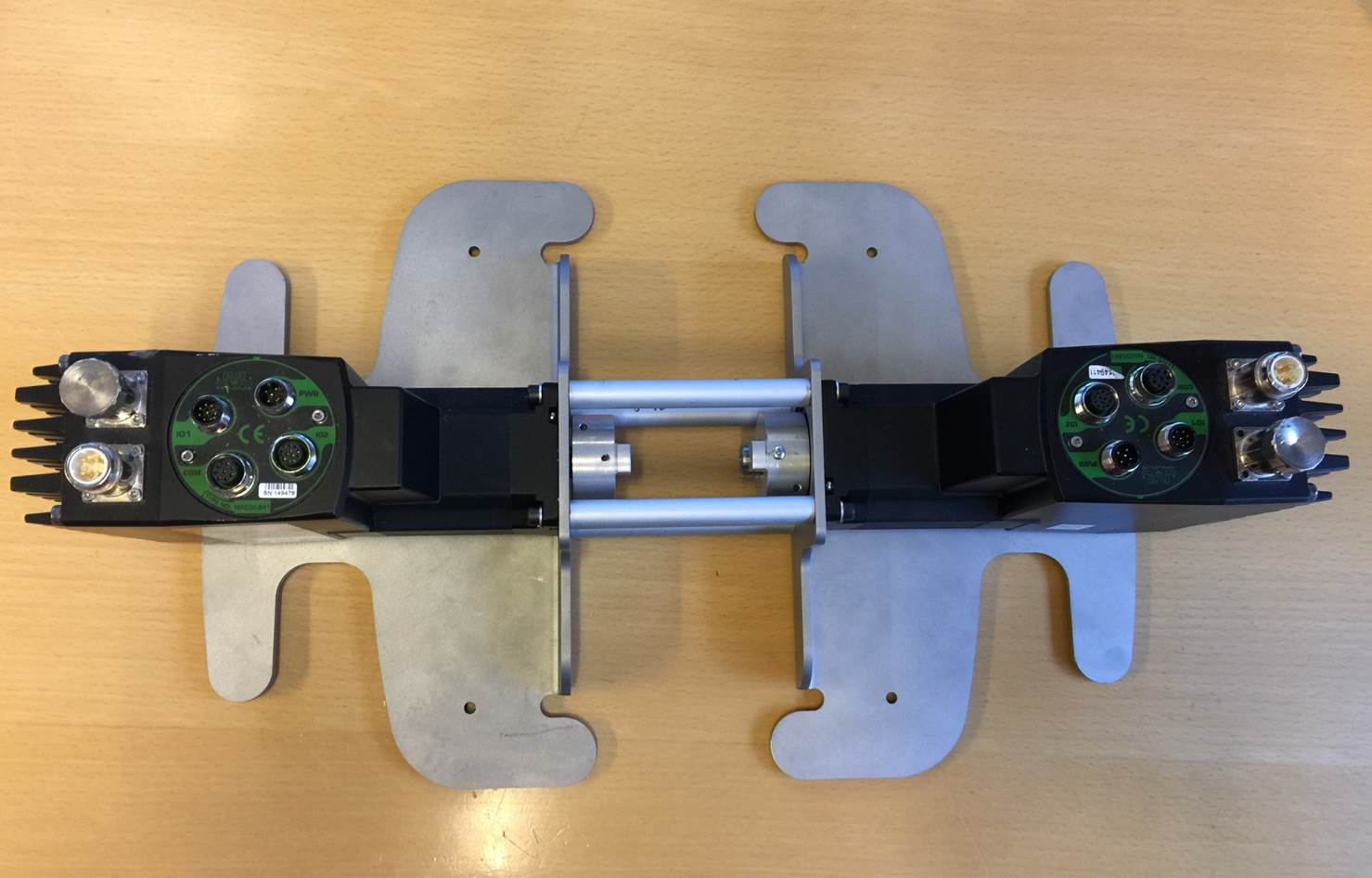 2 syncronized motors